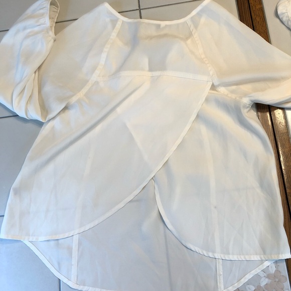 American Eagle Sheer White Blouse Size XS - Picture 3 of 3